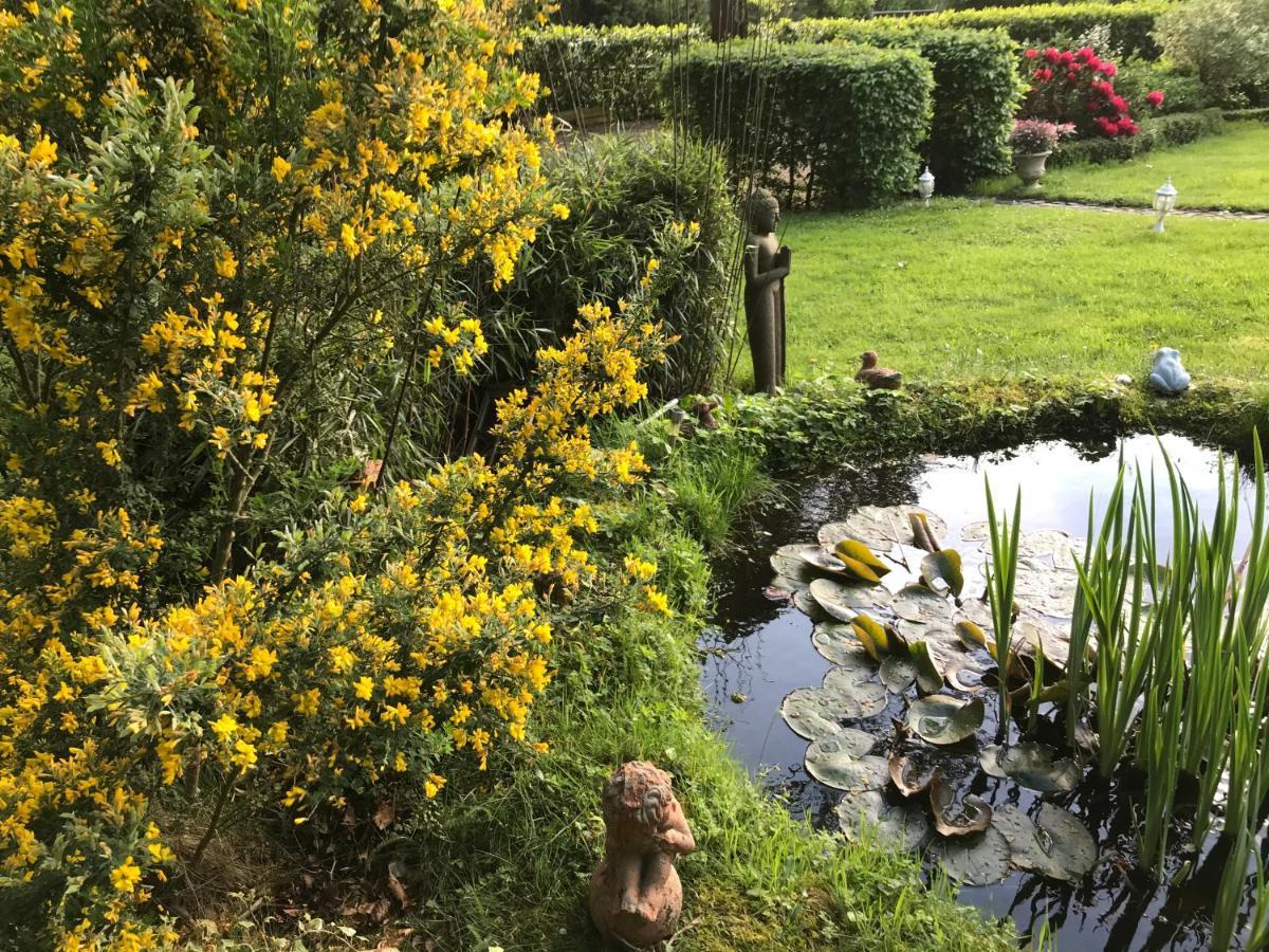 Les Chaumieres Du Pays D'Auge Bed & Breakfast Le Breuil-en-Auge Exterior photo