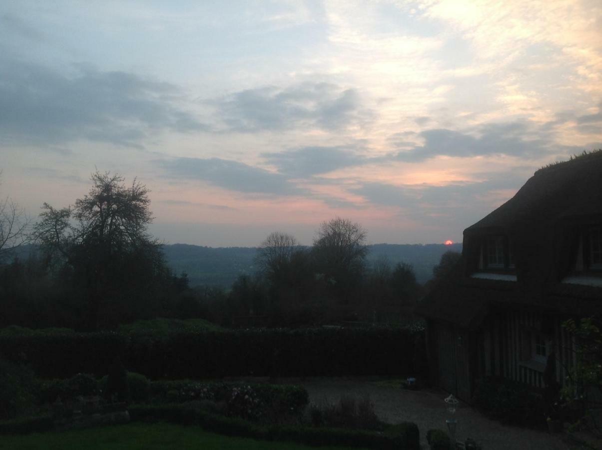 Les Chaumieres Du Pays D'Auge Bed & Breakfast Le Breuil-en-Auge Exterior photo